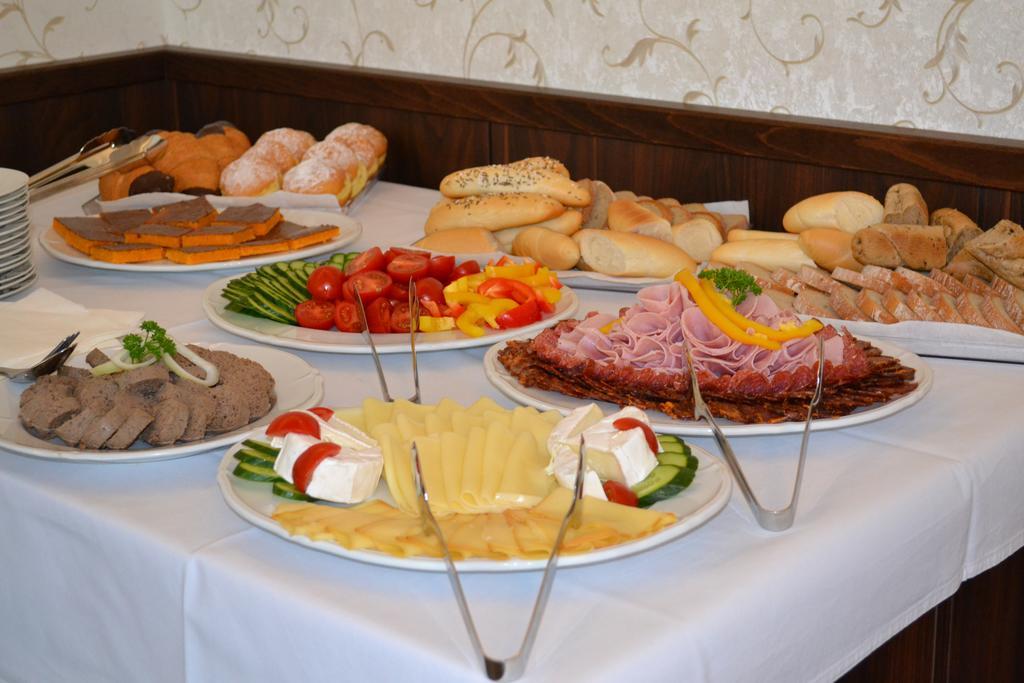 Hotel Sonata Hradec nad Moravici Ngoại thất bức ảnh